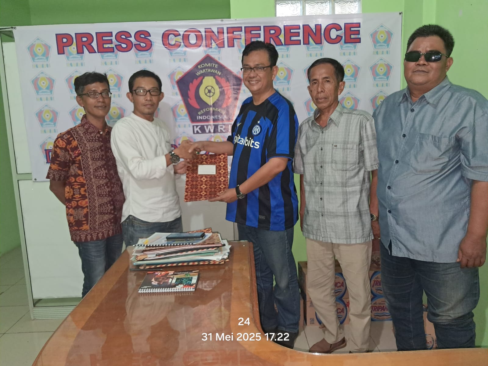 Jhoni Noviansyah,SH Dkk Terima Mandat Muscab Dari Ketua DPD KWRI Provinsi Lampung