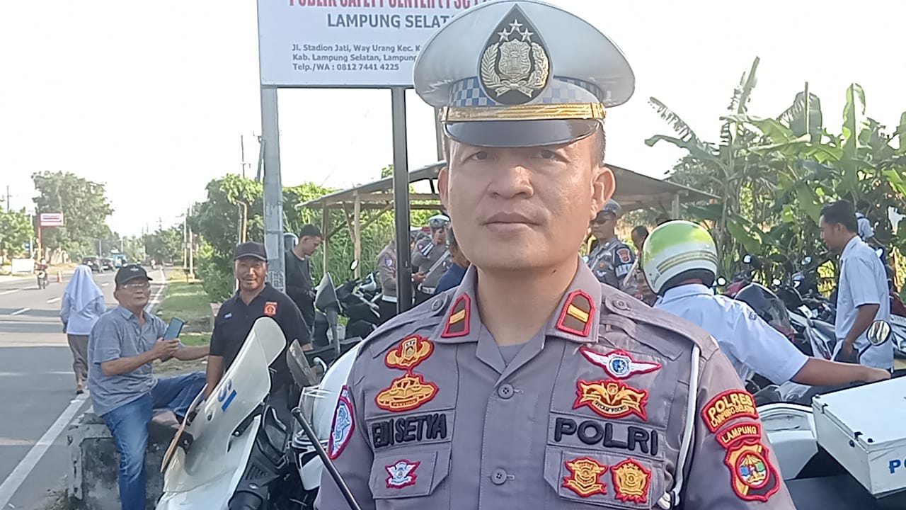 Sat Lantas Polres Lampung Selatan Gelar Kegiatan Simpati Berlalu Lintas Untuk Menekan Terjadinya Kecelakaan Di Jalan Raya