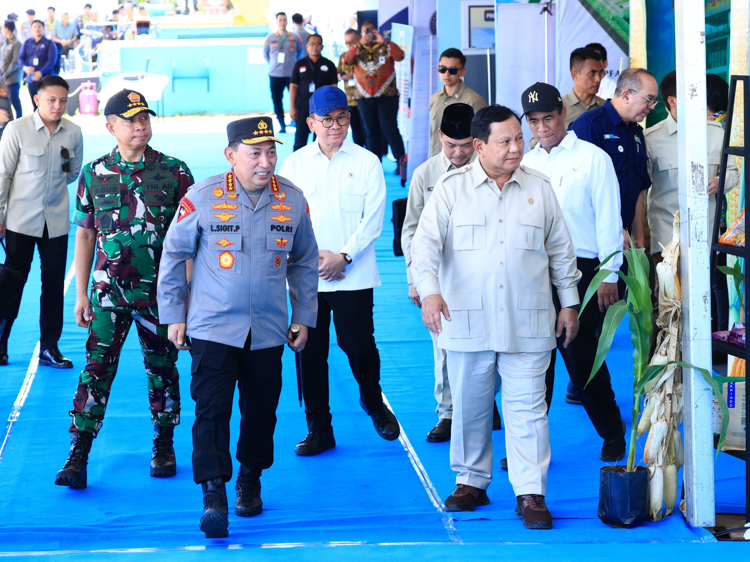 Presiden Prabowo Sebut Nama Kapolri Dan Menteri Pertanian Berhasil,Disambut Tepung Tangan