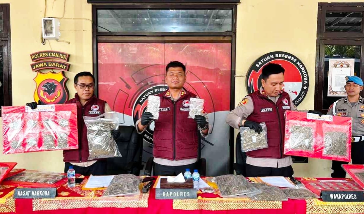 Polres Cianjur Gagalkan Peredaran 14,819 Kilogram Ganja, Dua Tersangka Diamankan
