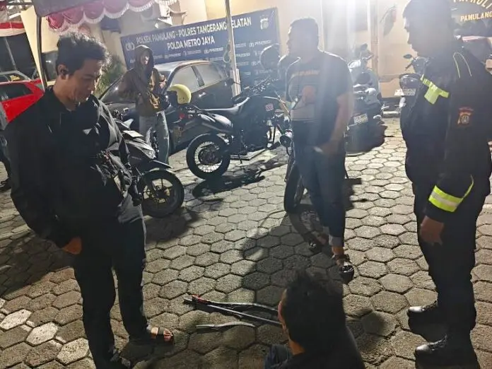 Polsek Pamulang Bersama Patroli Perintis Presisi Polres Tangsel Gagalkan Aksi Tawuran di Dini Hari